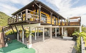Pousada Container Amarelo